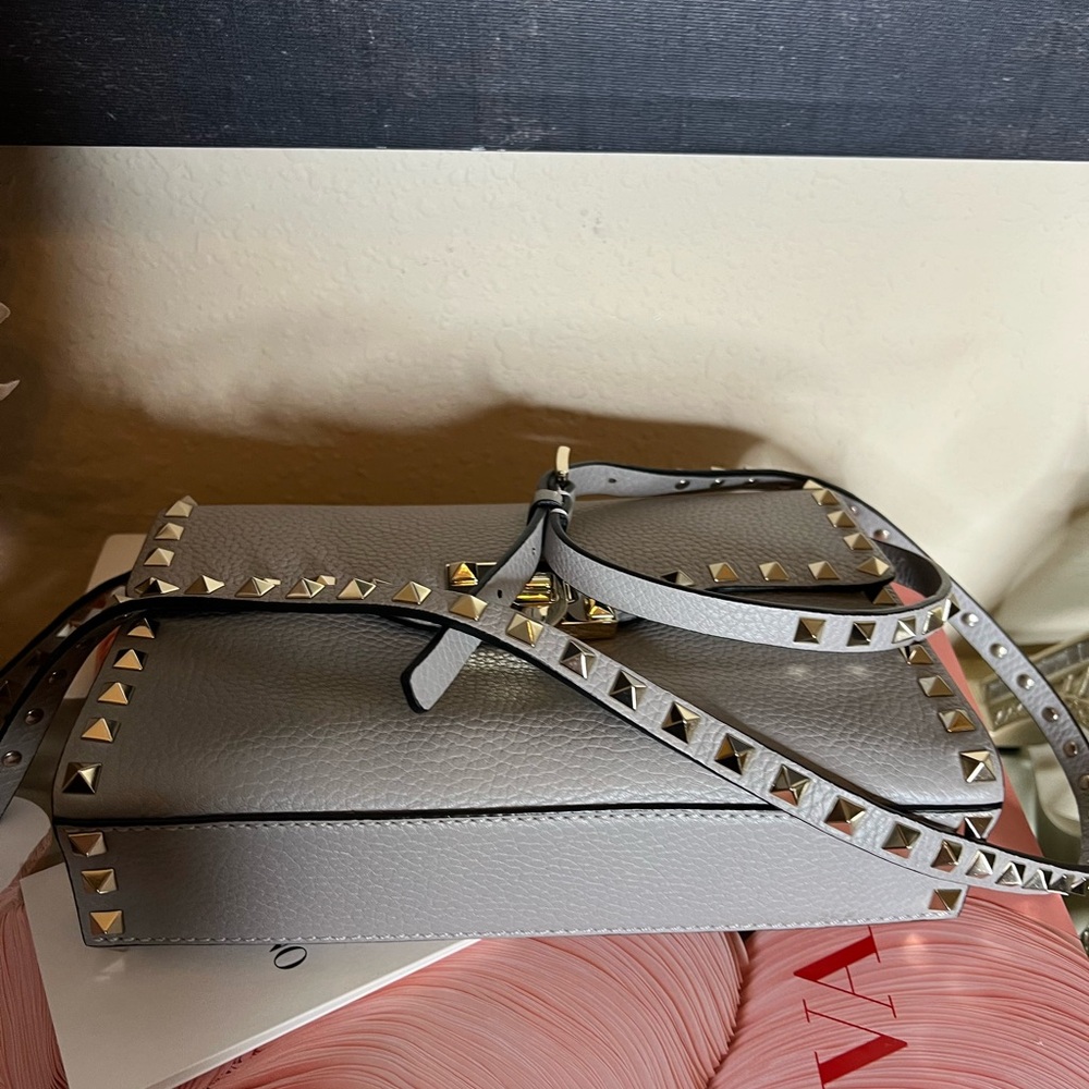 VALENTINO GARAVANI ROCKSTUD
CROSSBODY